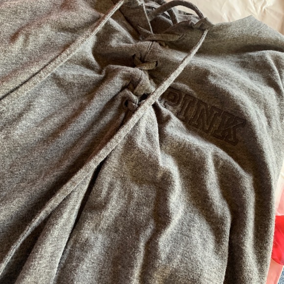 A shirt/sweatshirt from Pink! - Picture 2 of 2